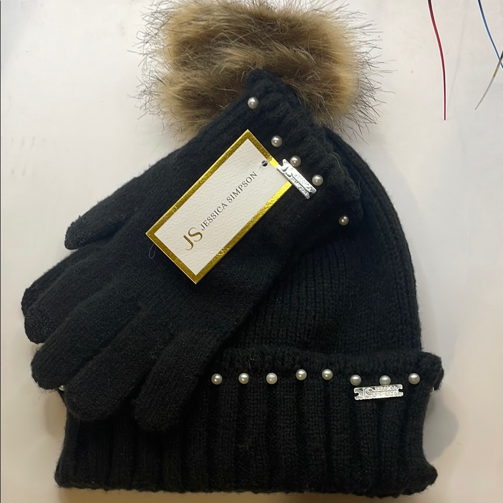 BNWT Jessica Simpson Black Knit Hat and Gloves Set
000578
